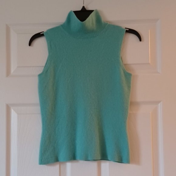 Neiman Marcus Cashmere Sweater Sweaters - Neiman Marcus 100% Pure Cashmere Mint Green Sweater Size Small